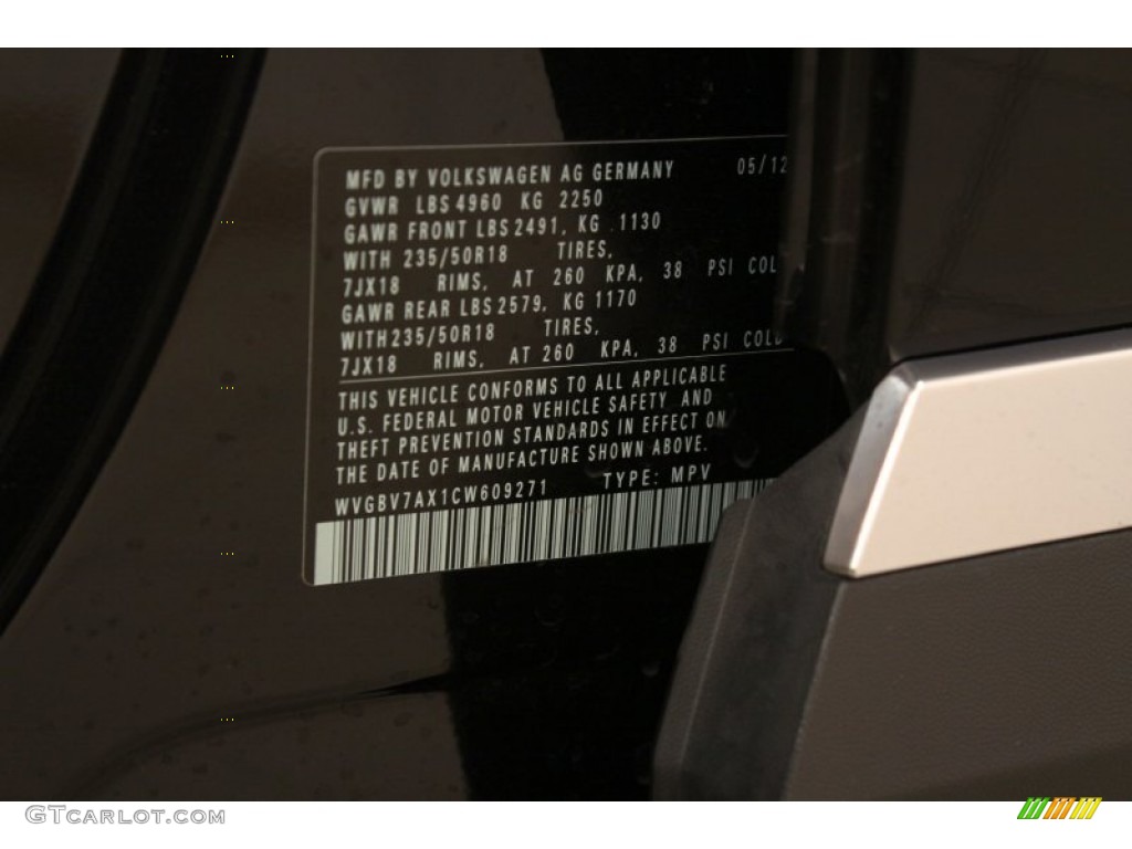 2012 Tiguan SE 4Motion - Deep Black Metallic / Beige photo #27