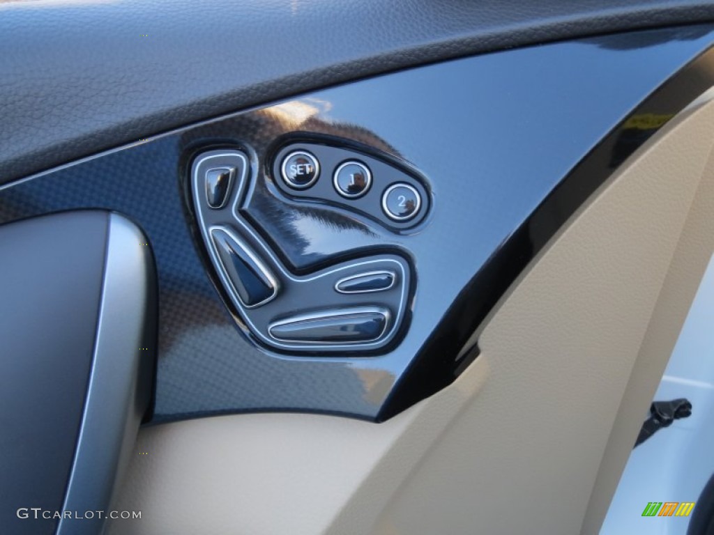 2013 Hyundai Azera Standard Azera Model Controls Photo #74881089