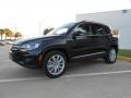 Deep Black Metallic - Tiguan SE Photo No. 3