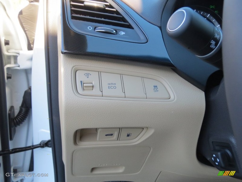 2013 Hyundai Azera Standard Azera Model Controls Photo #74881389