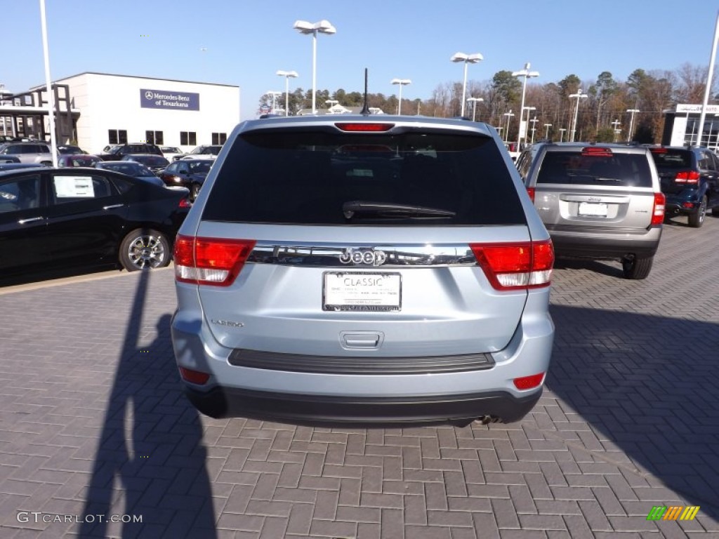 2013 Grand Cherokee Laredo - Winter Chill Pearl / Dark Graystone/Medium Graystone photo #4