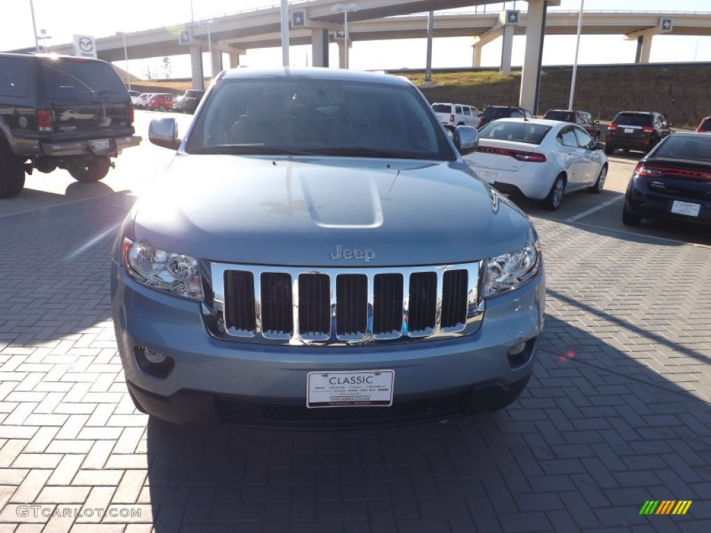 2013 Grand Cherokee Laredo - Winter Chill Pearl / Dark Graystone/Medium Graystone photo #7