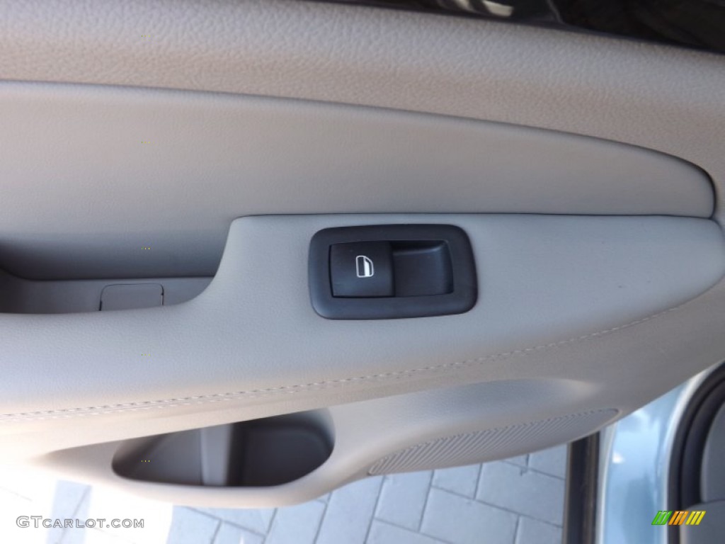 2013 Grand Cherokee Laredo - Winter Chill Pearl / Dark Graystone/Medium Graystone photo #15