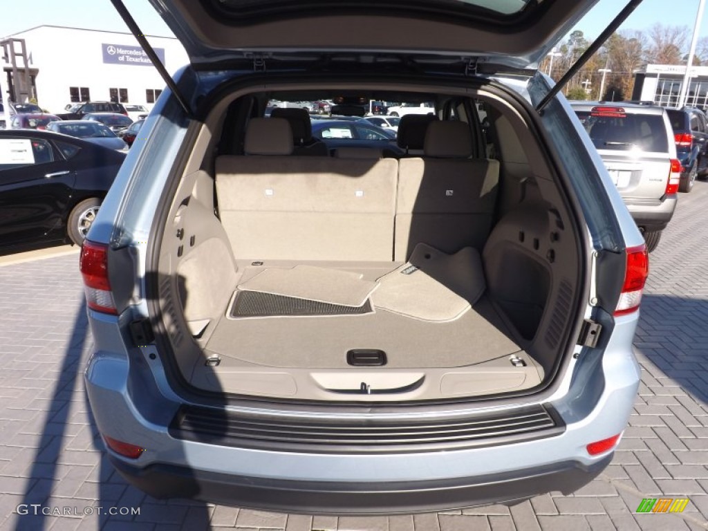 2013 Grand Cherokee Laredo - Winter Chill Pearl / Dark Graystone/Medium Graystone photo #16