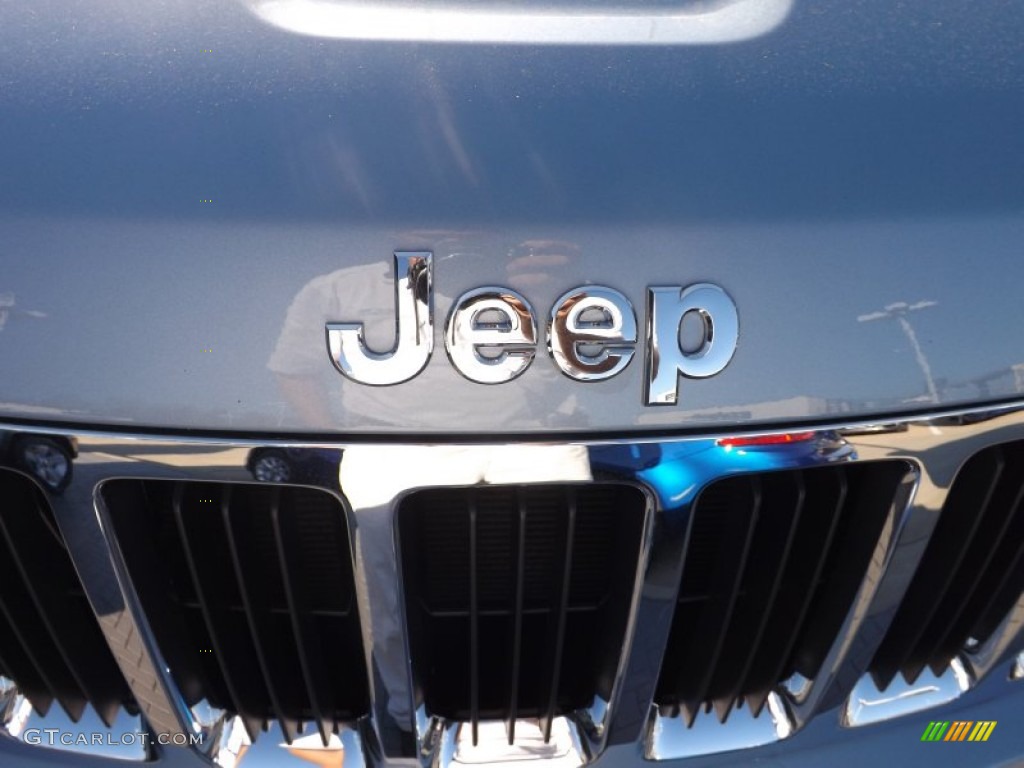 2013 Grand Cherokee Laredo - Winter Chill Pearl / Dark Graystone/Medium Graystone photo #19