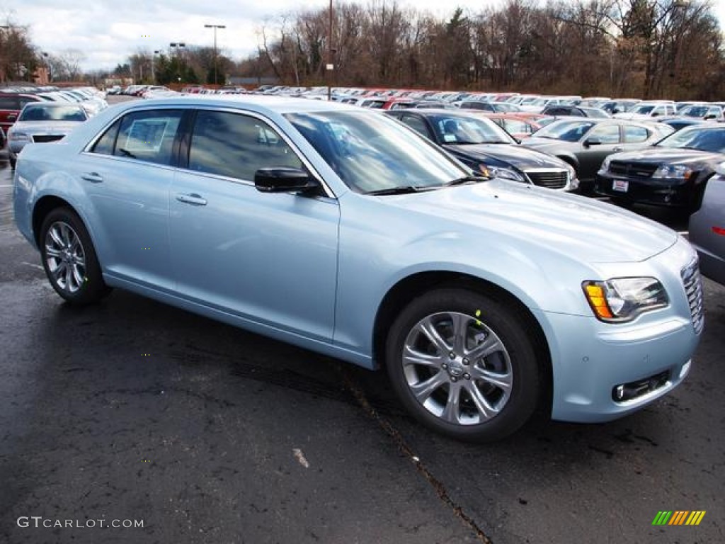 2013 Chrysler 300 S V6 AWD Glacier Package Exterior Photos