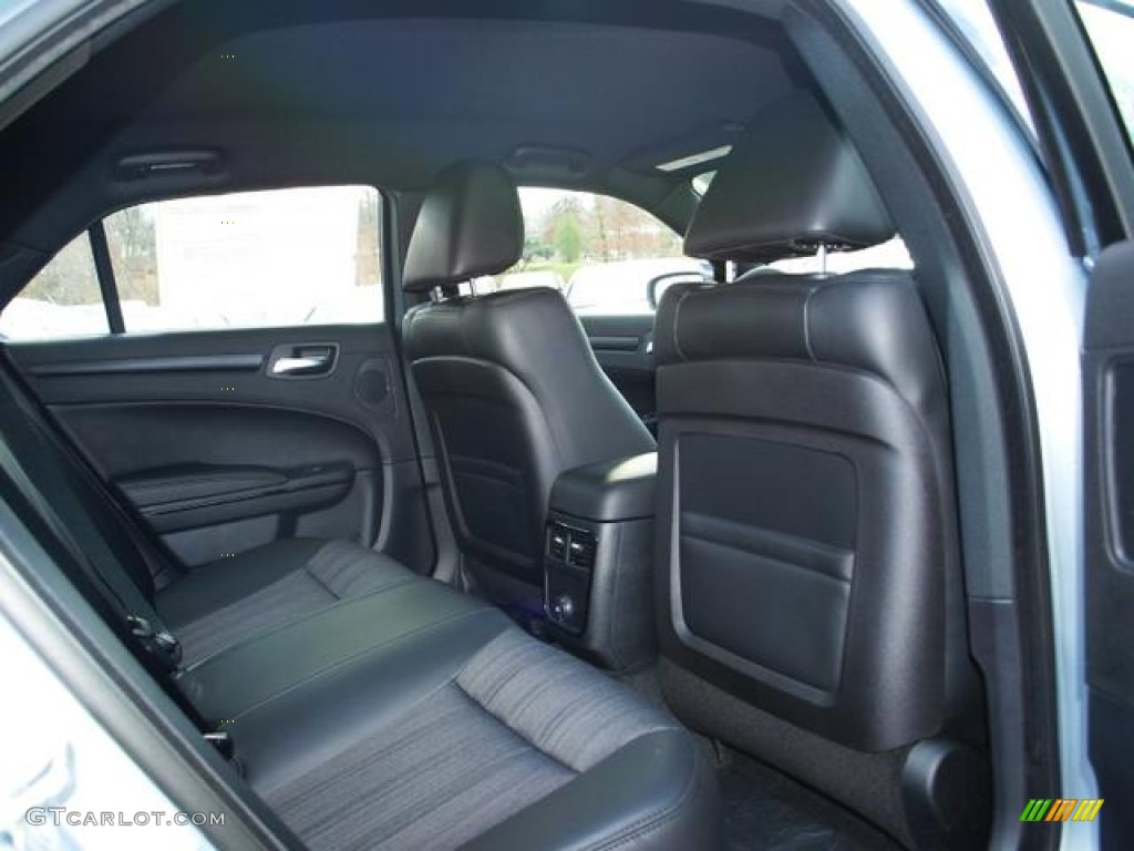 2013 Chrysler 300 S V6 AWD Glacier Package Rear Seat Photos
