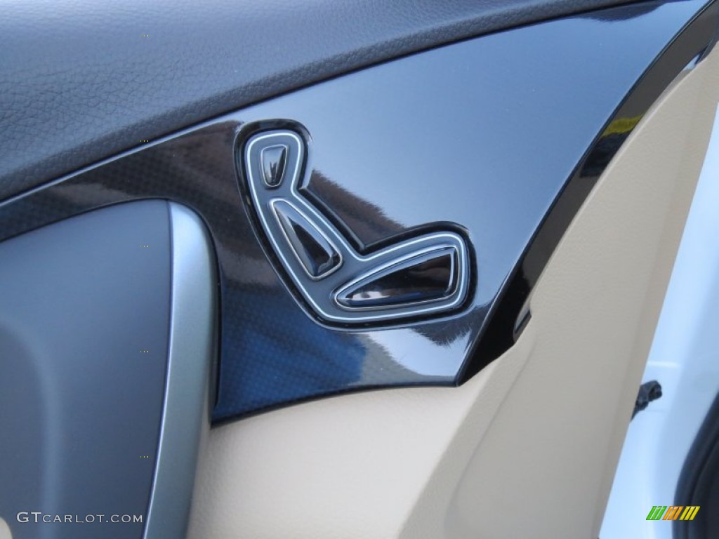 2013 Hyundai Azera Standard Azera Model Controls Photo #74882619