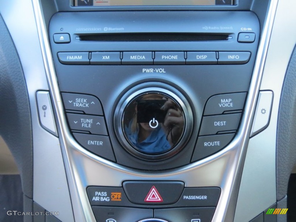 2013 Hyundai Azera Standard Azera Model Controls Photo #74882767