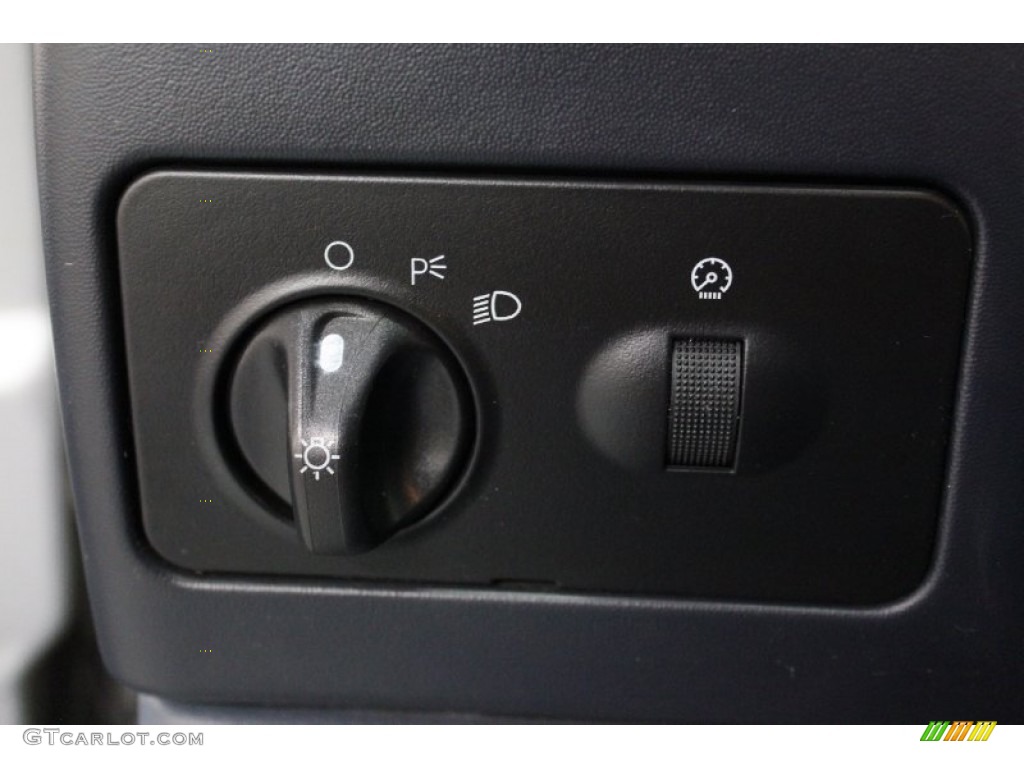 2001 Ford F250 Super Duty XLT SuperCab Controls Photo #74882934