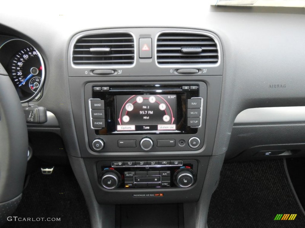 2013 Volkswagen Golf R 4 Door 4Motion Controls Photos