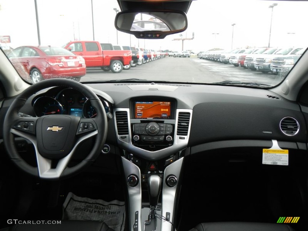 2013 Chevrolet Cruze LTZ/RS Dashboard Photos