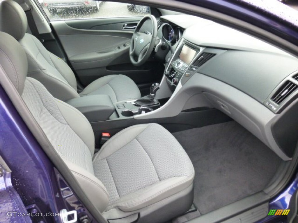 Gray Interior 2013 Hyundai Sonata SE Photo #74889131