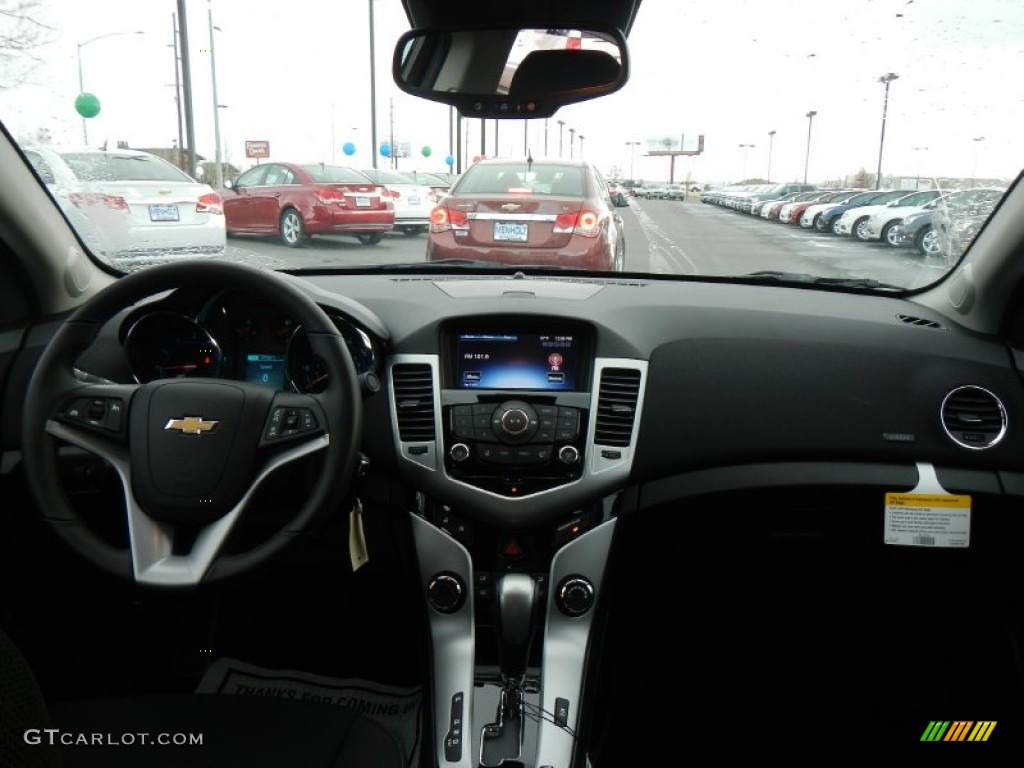2013 Cruze LT/RS - Summit White / Jet Black photo #12