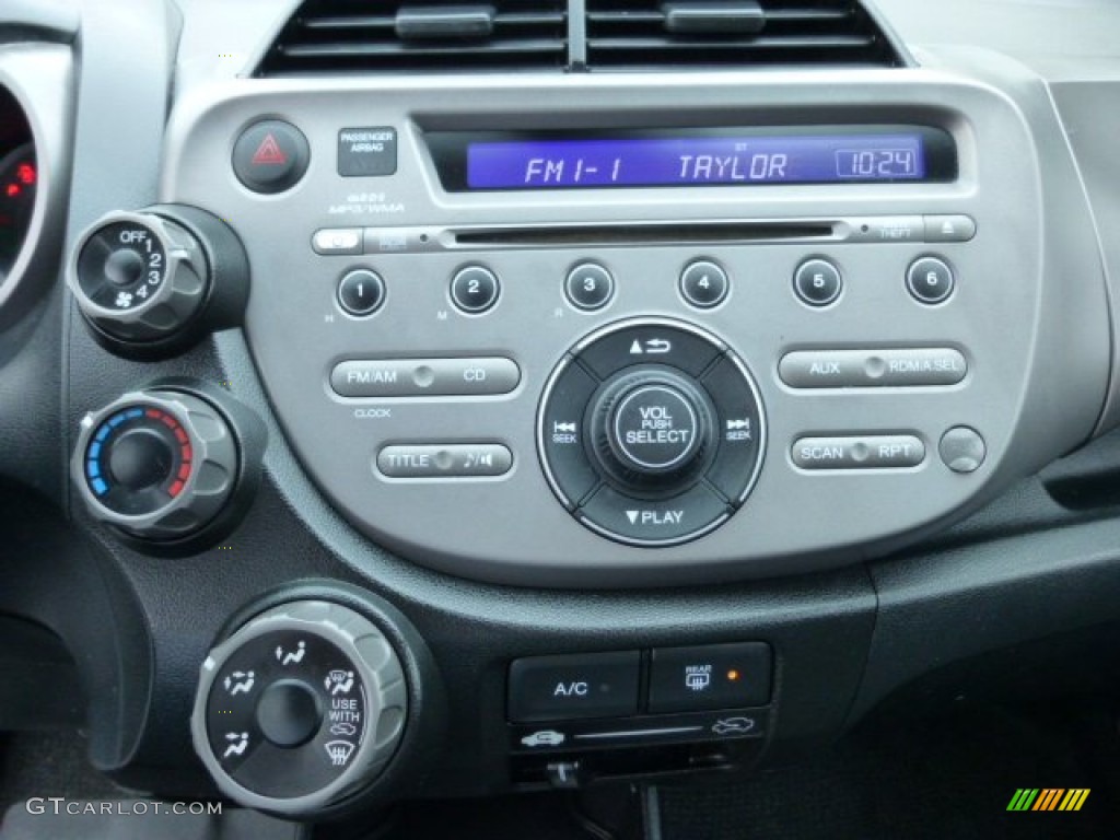 2009 Honda Fit Standard Fit Model Controls Photo #74891568