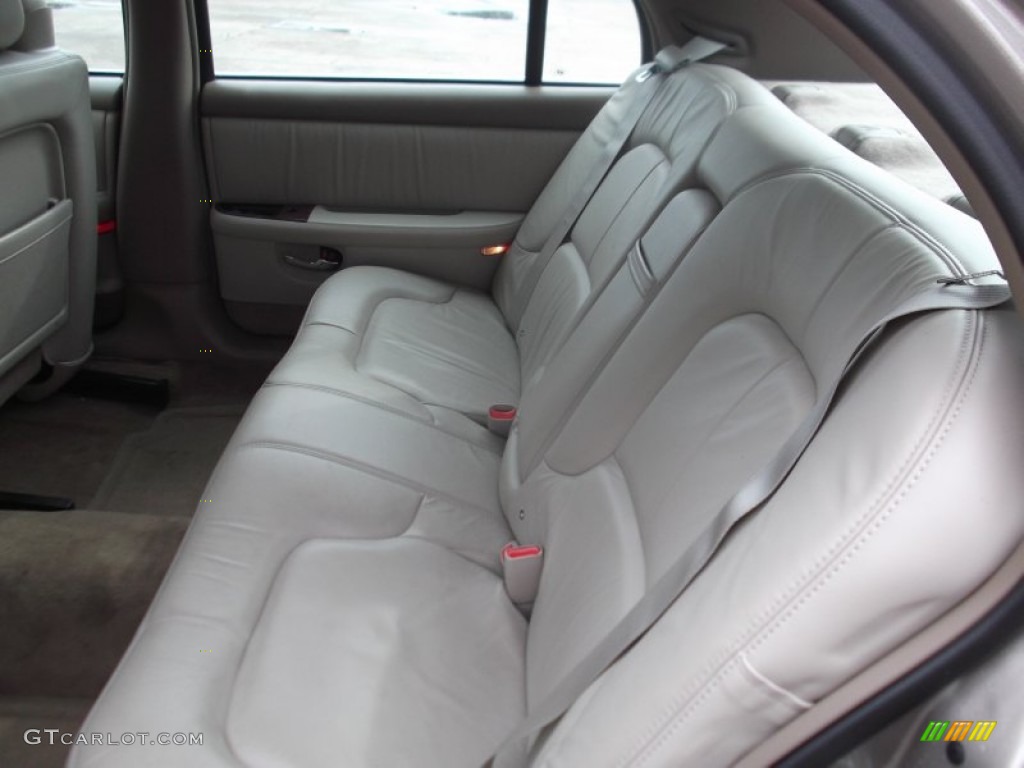 2004 Park Avenue  - Light Bronzemist Metallic / Light Cashmere photo #10