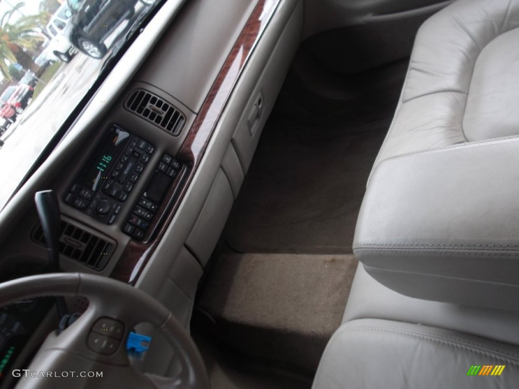 2004 Park Avenue  - Light Bronzemist Metallic / Light Cashmere photo #20