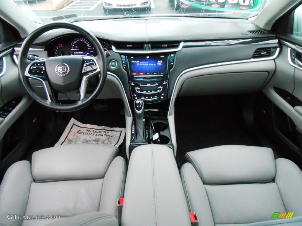 2013 Cadillac XTS Luxury AWD Dashboard Photos