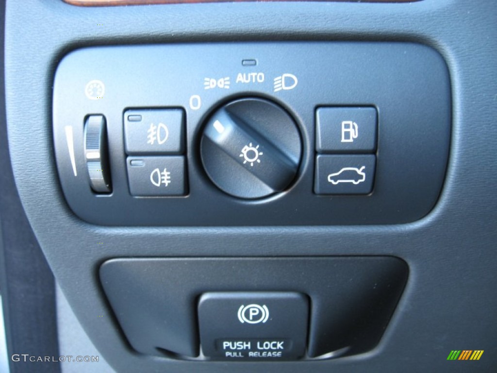 2013 Volvo S80 3.2 Controls Photos