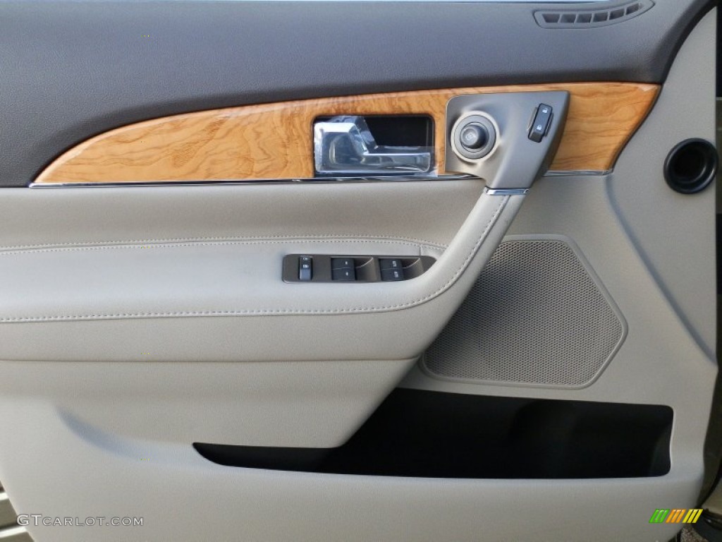 2013 Lincoln MKX AWD Medium Light Stone Door Panel Photo #74897994