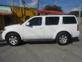 2005 Avalanche White Nissan Pathfinder LE 4x4  photo #4