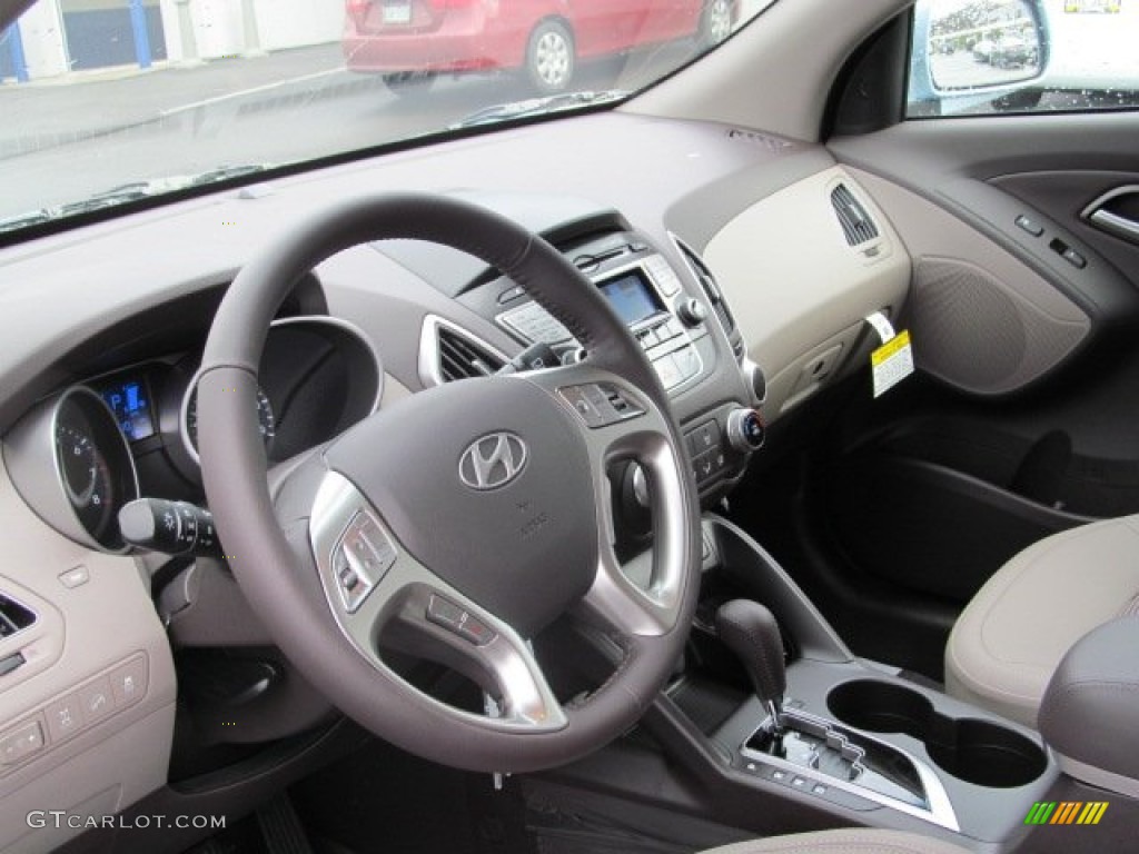 2013 Hyundai Tucson GLS AWD Dashboard Photos