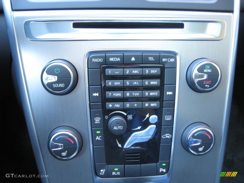 2013 Volvo XC60 3.2 AWD Controls Photo #74901115