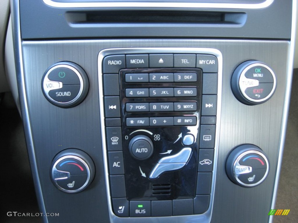 2013 Volvo S60 T5 AWD Controls Photo #74901849