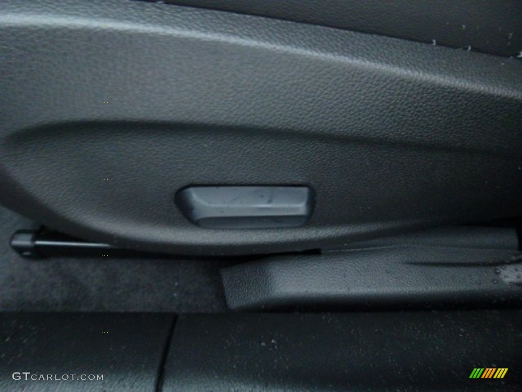 2013 Cruze LT - Black Granite Metallic / Jet Black/Brick photo #17