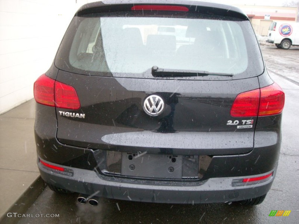 2012 Tiguan S 4Motion - Deep Black Metallic / Black photo #11