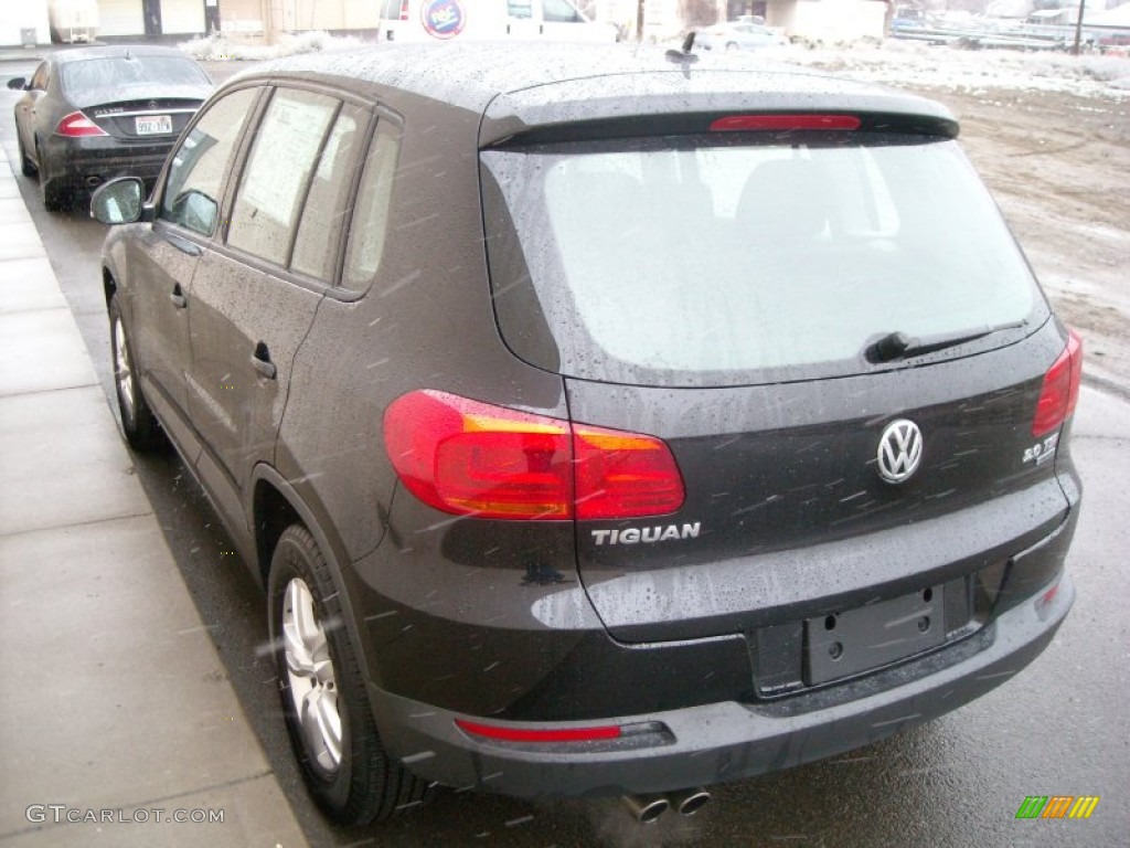 2012 Tiguan S 4Motion - Deep Black Metallic / Black photo #12