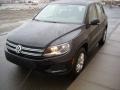 Deep Black Metallic - Tiguan S 4Motion Photo No. 14