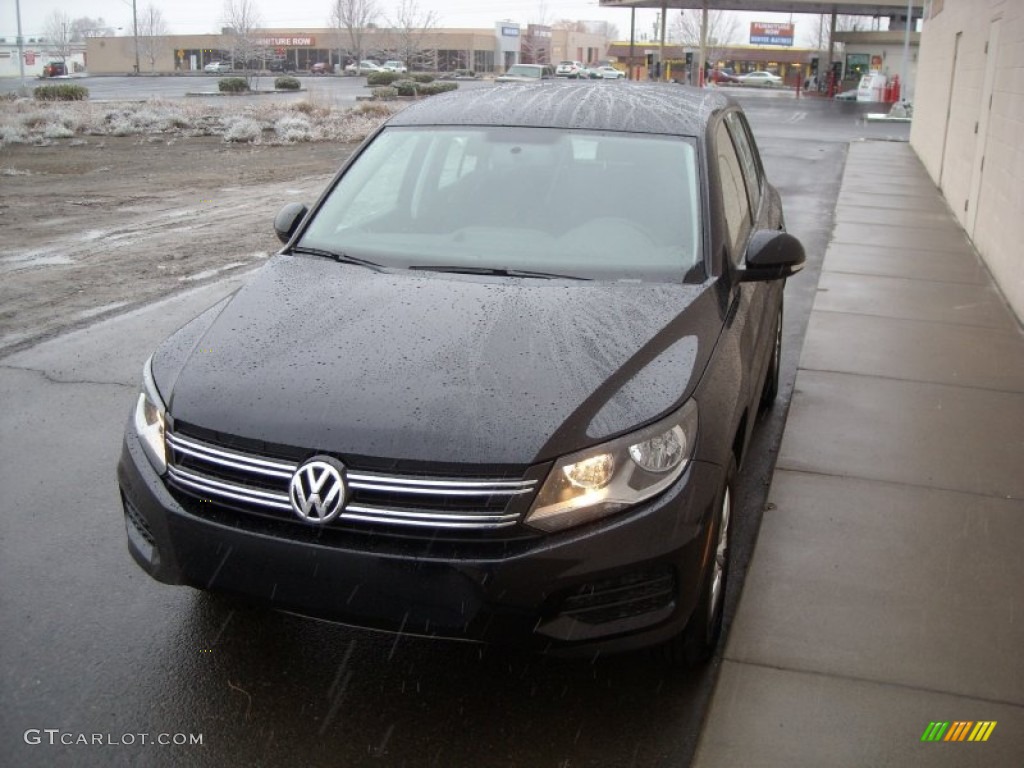 2012 Tiguan S 4Motion - Deep Black Metallic / Black photo #15