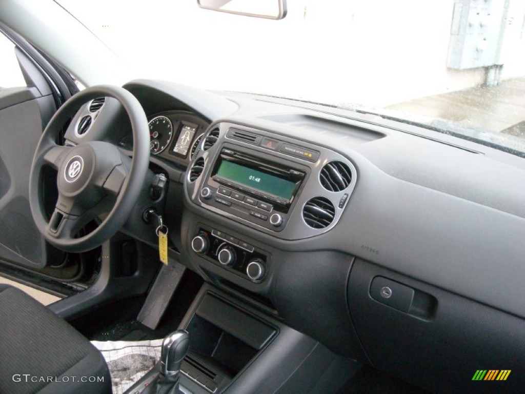 2012 Tiguan S 4Motion - Deep Black Metallic / Black photo #22