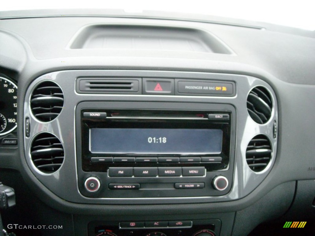 2012 Tiguan S 4Motion - Deep Black Metallic / Black photo #24