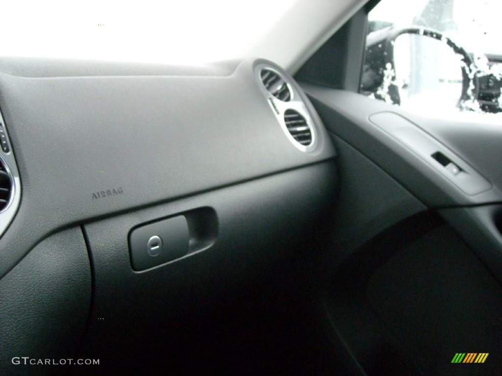 2012 Tiguan S 4Motion - Deep Black Metallic / Black photo #30