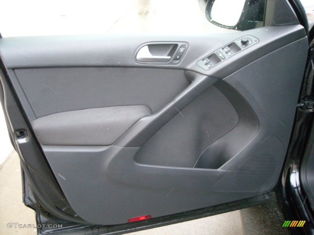 2012 Tiguan S 4Motion - Deep Black Metallic / Black photo #32