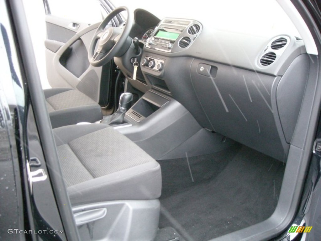 2012 Tiguan S 4Motion - Deep Black Metallic / Black photo #40
