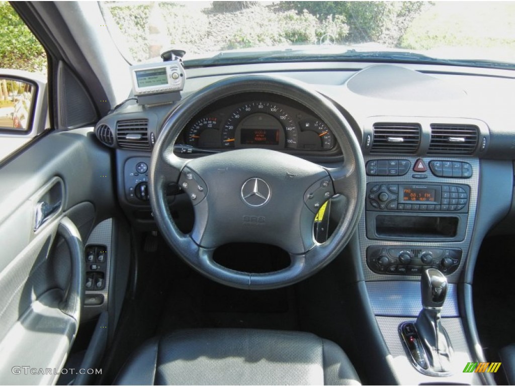 2003 Mercedes-Benz C 230 Kompressor Sedan Charcoal Steering Wheel Photo #74910576