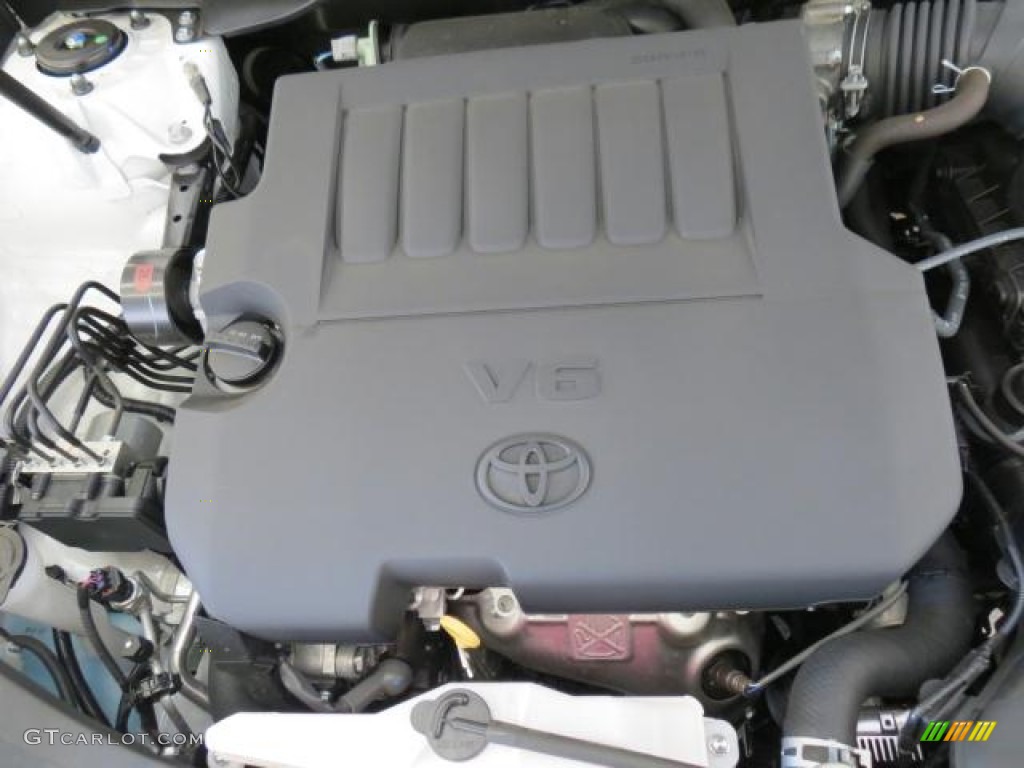 2012 Camry XLE V6 - Super White / Ivory photo #22