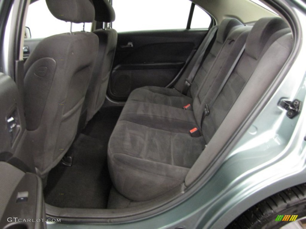 2006 Ford Fusion SEL Rear Seat Photos