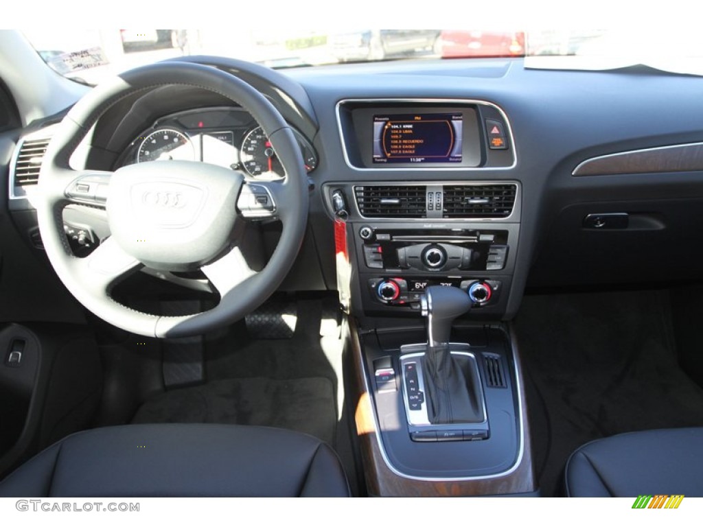 2013 Audi Q5 2.0 TFSI quattro Black Dashboard Photo #74918673