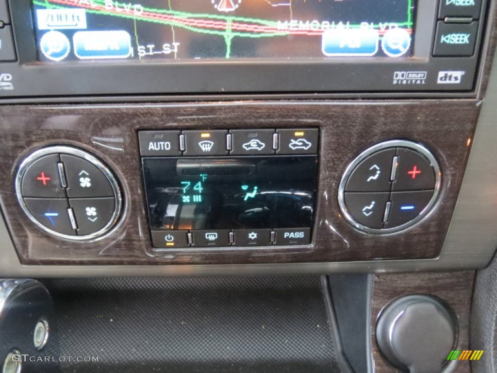 2008 Hummer H2 SUT Controls Photo #74919246