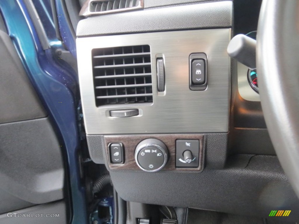 2008 Hummer H2 SUT Controls Photo #74919330