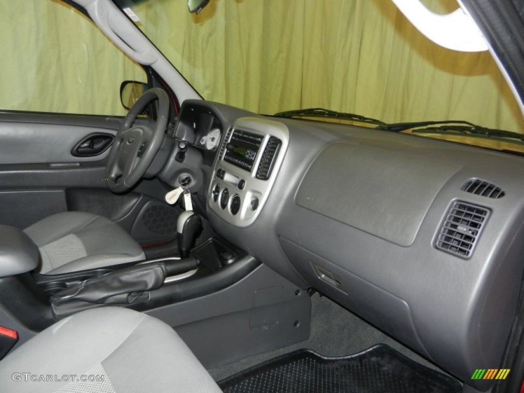2006 Ford Escape XLT V6 4WD Medium/Dark Flint Dashboard Photo #74919936