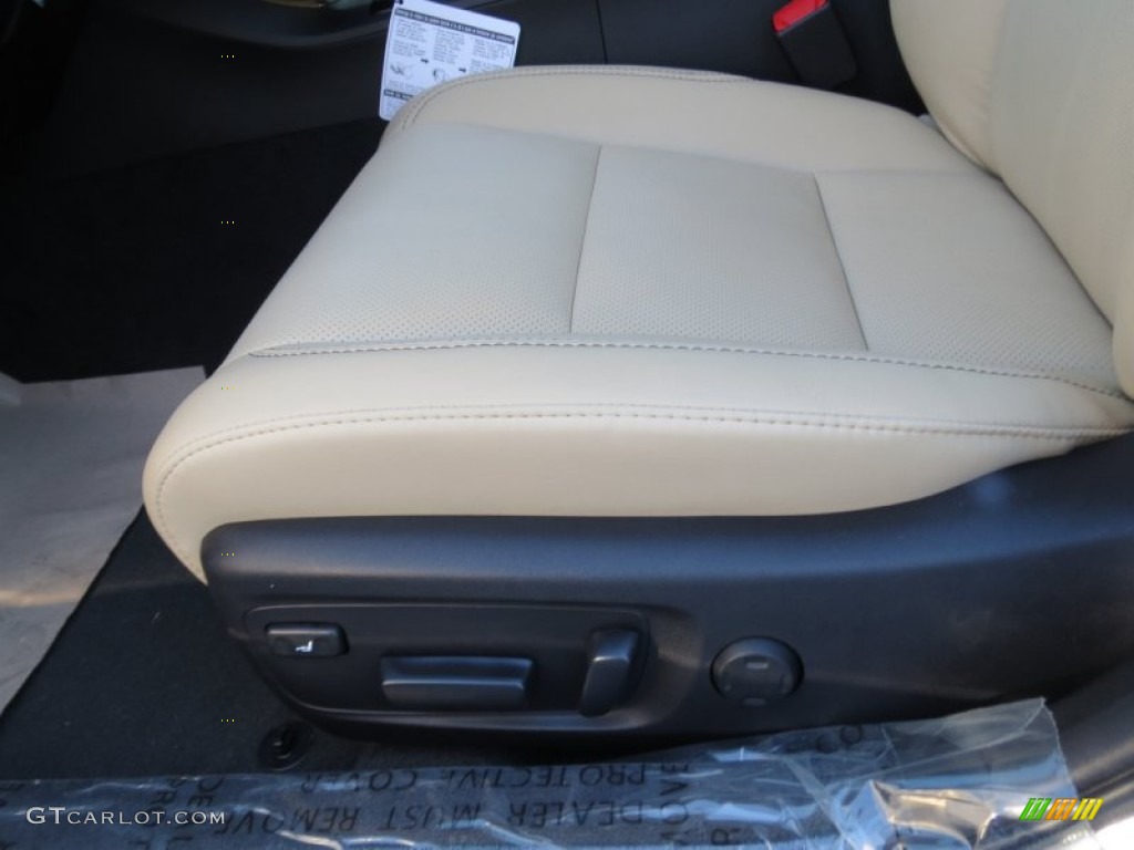 2013 Toyota Avalon Hybrid Limited Front Seat Photo #74921472