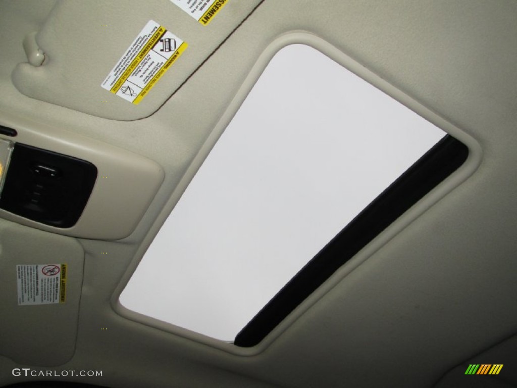 2005 Mountaineer V6 Premier AWD - Ivory Parchment Tri-Coat / Medium Dark Parchment photo #21