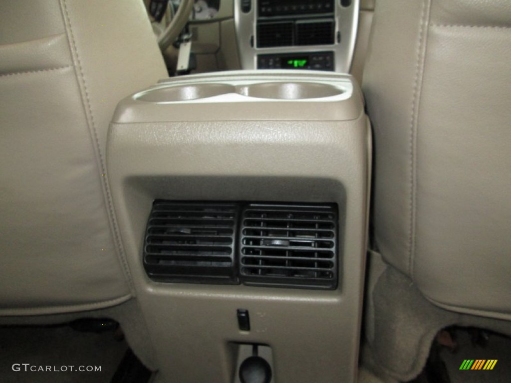 2005 Mountaineer V6 Premier AWD - Ivory Parchment Tri-Coat / Medium Dark Parchment photo #26