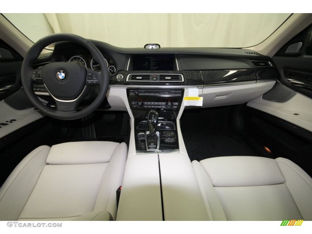 2013 BMW 7 Series 750Li Sedan Ivory White/Black Dashboard Photo #74925832