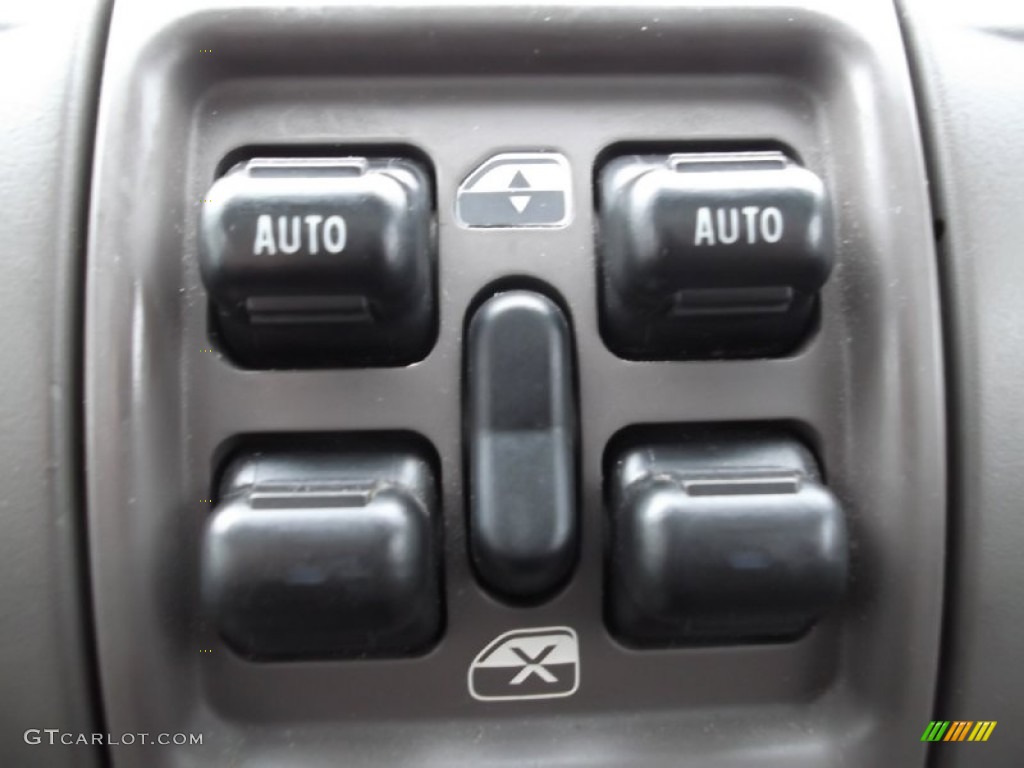 2002 PT Cruiser Limited - Light Almond Metallic / Taupe photo #17